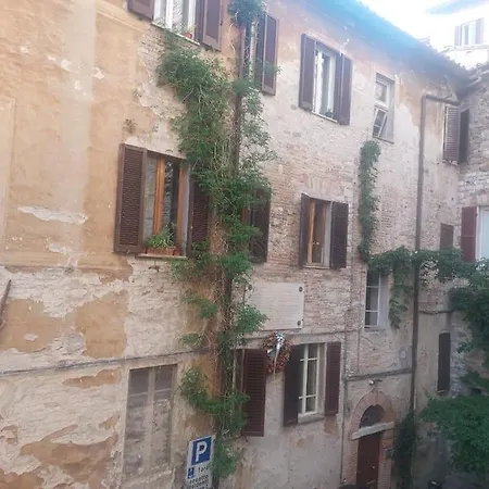 La Piazzetta Pérouse
